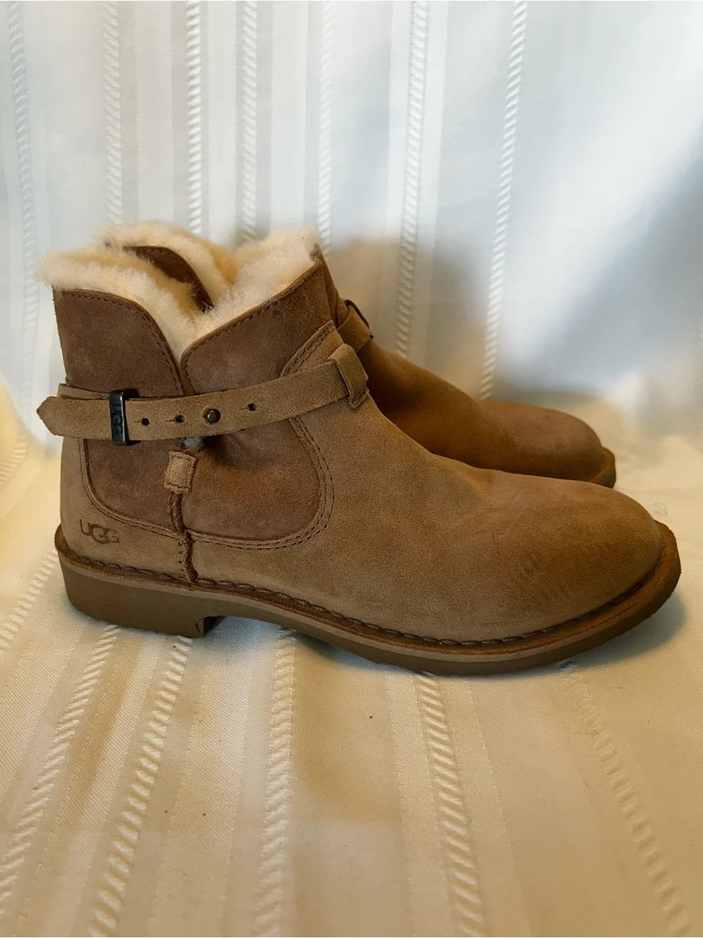 UGG Elisa Ankle Boots Chestnut Brown Suede Shesrling Womens 7.5 Buckle Strap
